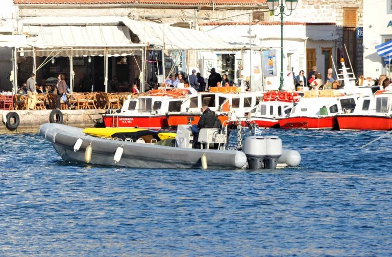 FOCUS:  Η ομηρία επιθεωρητών στην Ύδρα – Μεταμφιέζονται για τους ελέγχους στα νησιά